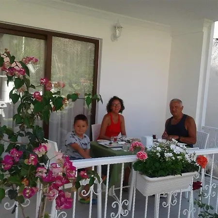 Gazde/Camere de închiriat Yarimada Tatil Evi Marmaris