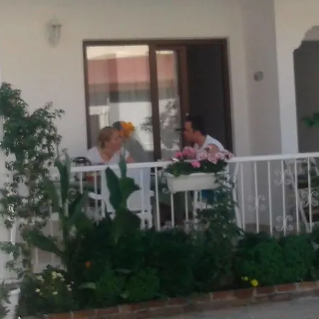 Gazde/Camere de închiriat Yarimada Tatil Evi *